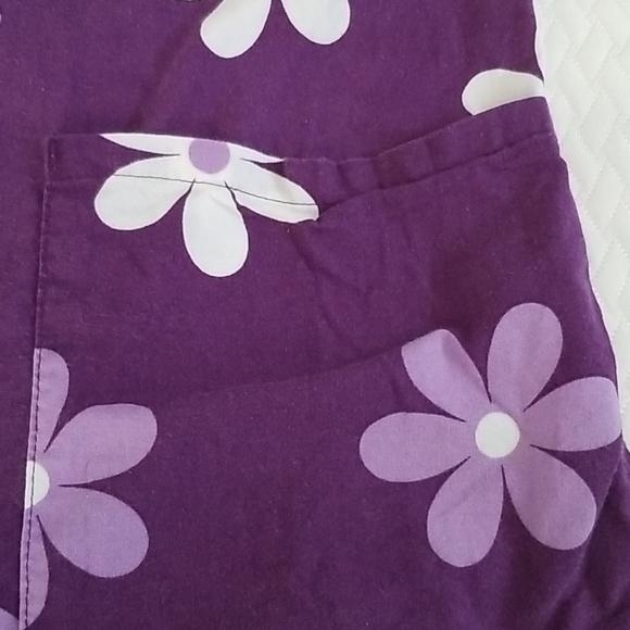 Like new all cotton scrub size large beautiful pur - Picture 3 of 4